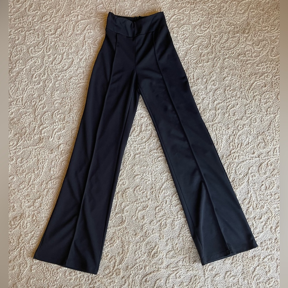 Fashion Nova Clarissa High Rise Pant. NWT